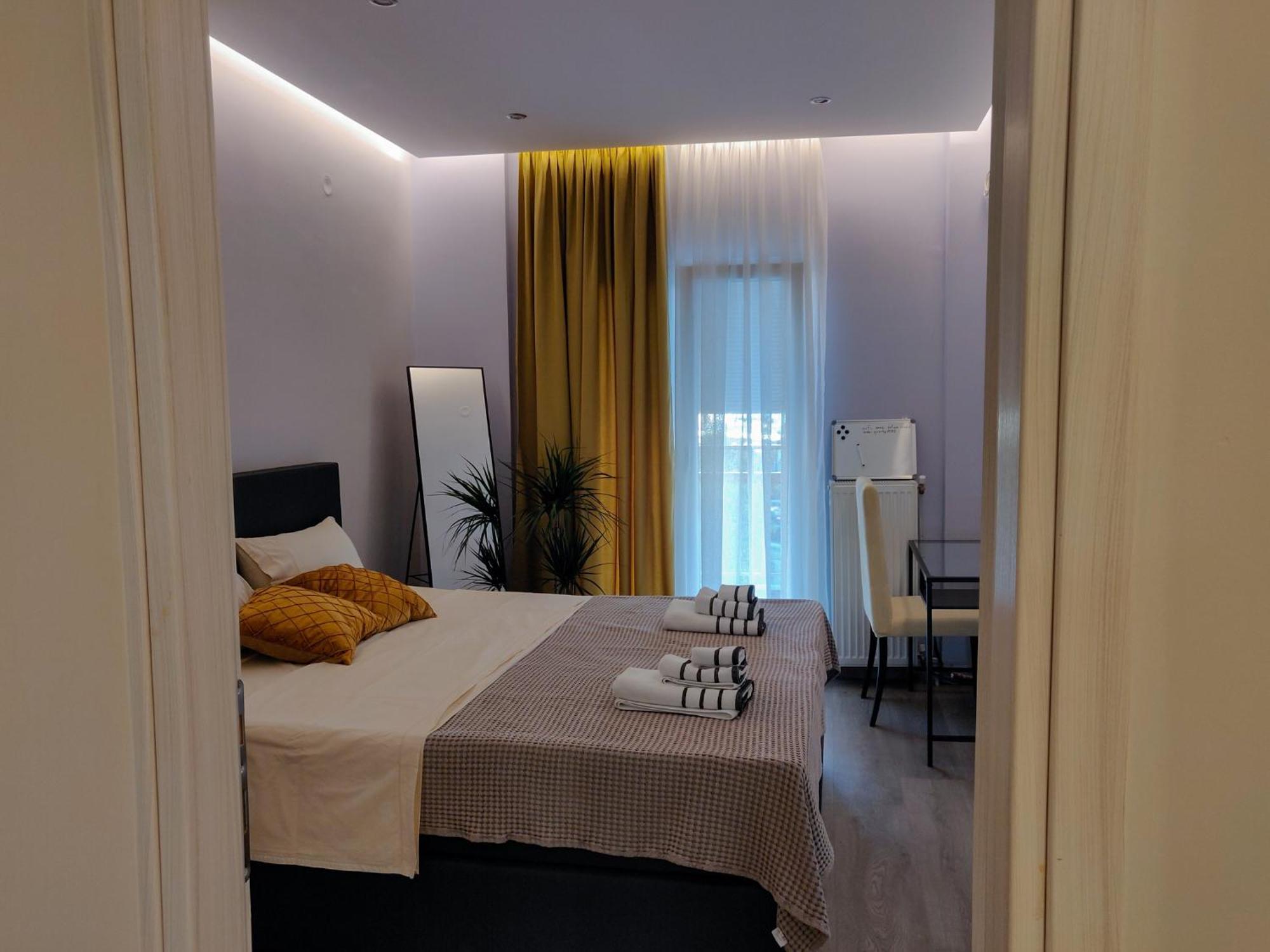 Luxury Suites With King-Sized Bed Салоники Номер фото