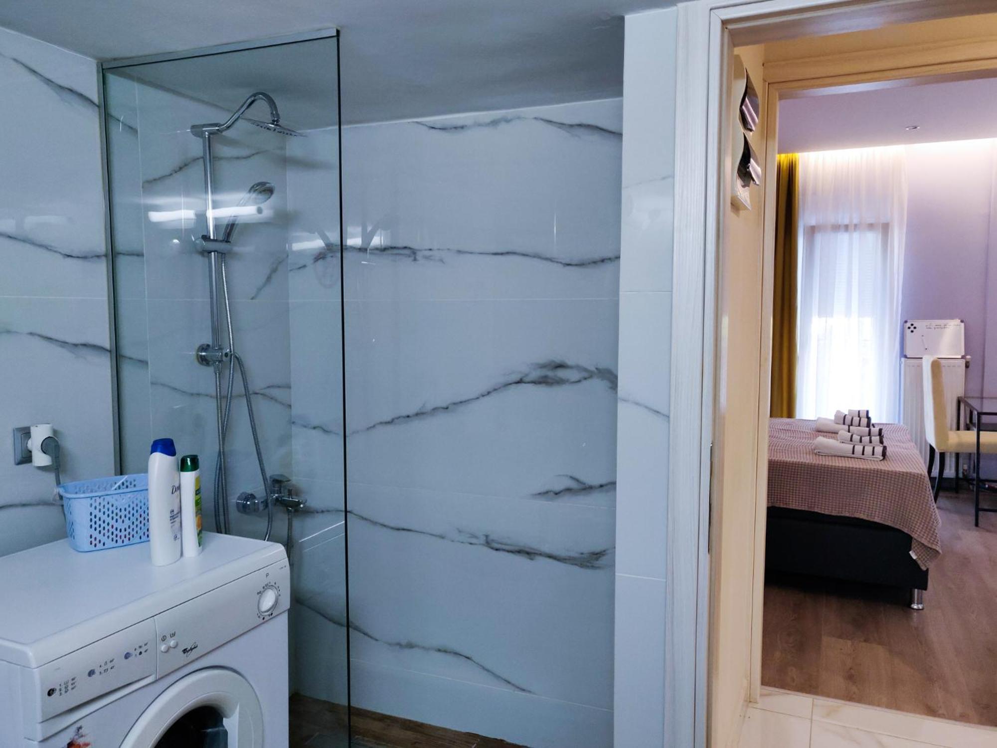 Luxury Suites With King-Sized Bed Салоники Номер фото