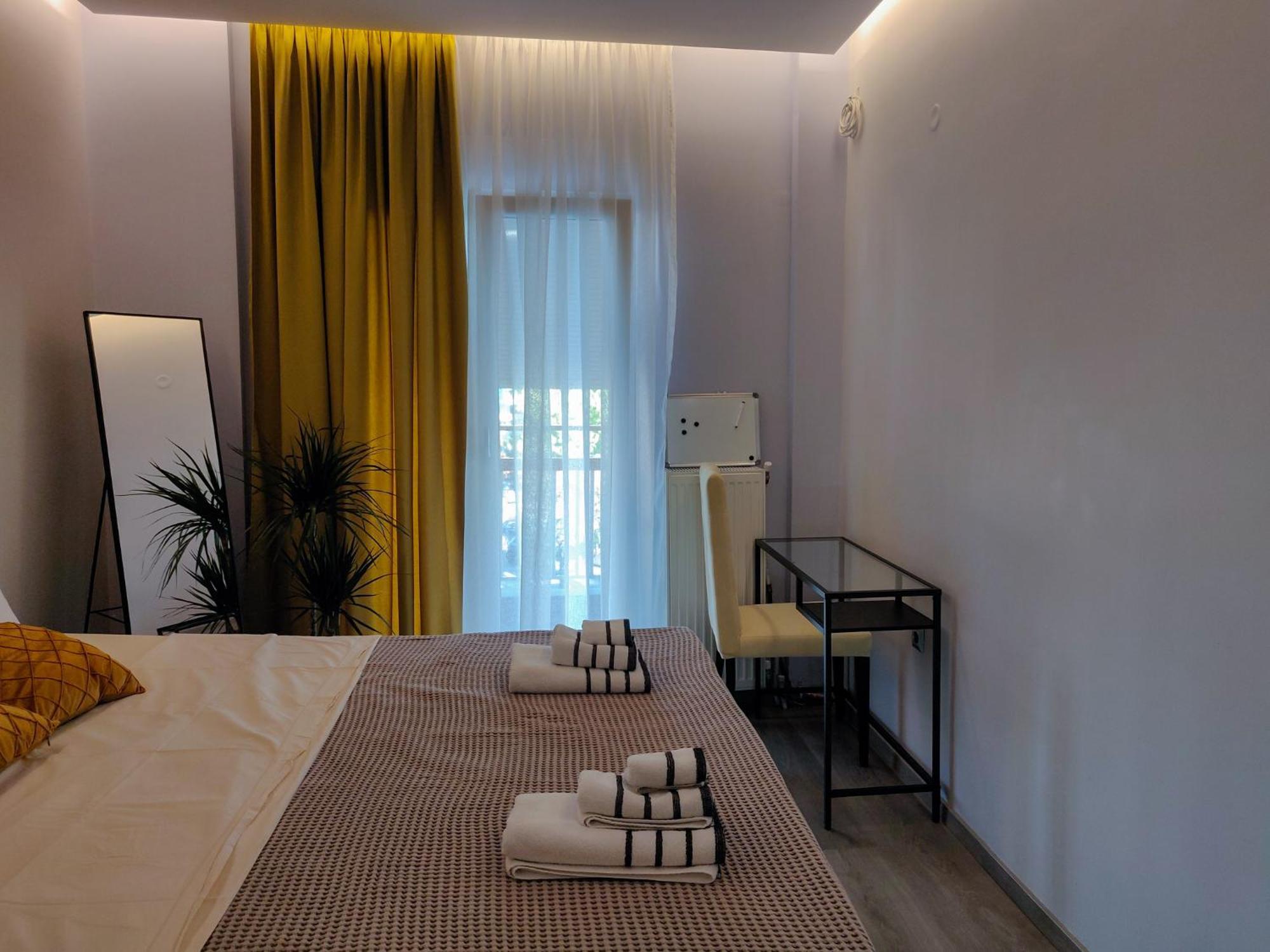 Luxury Suites With King-Sized Bed Салоники Номер фото